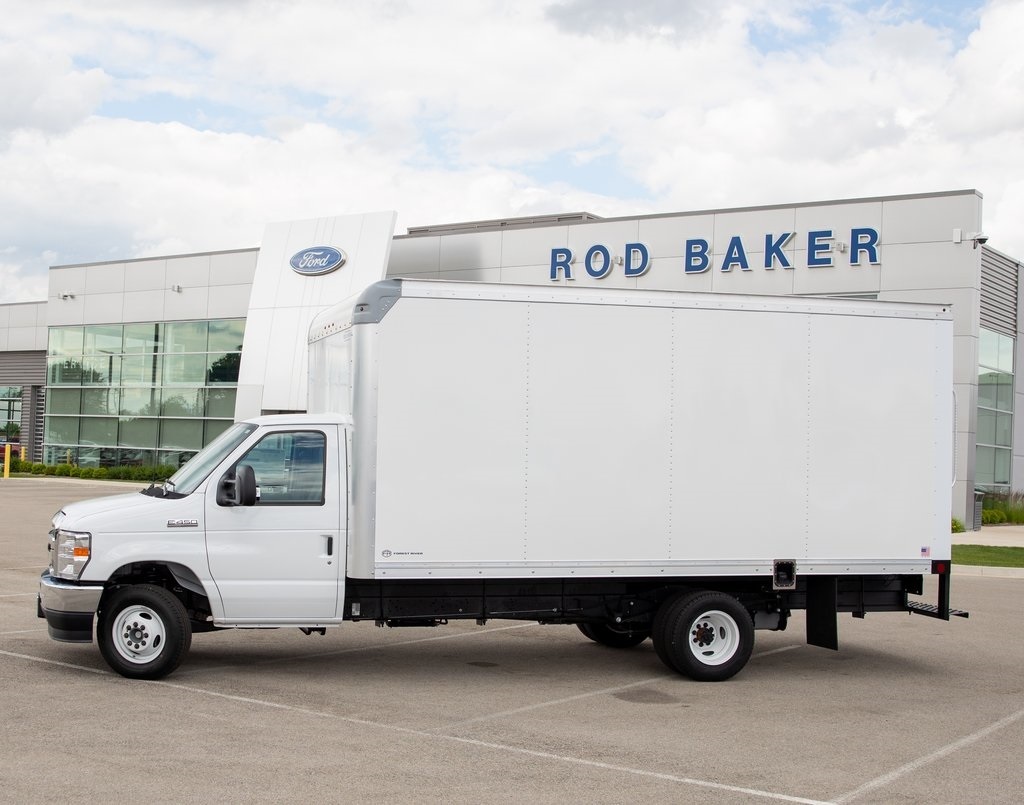 2026 Ford E-450 photo 2
