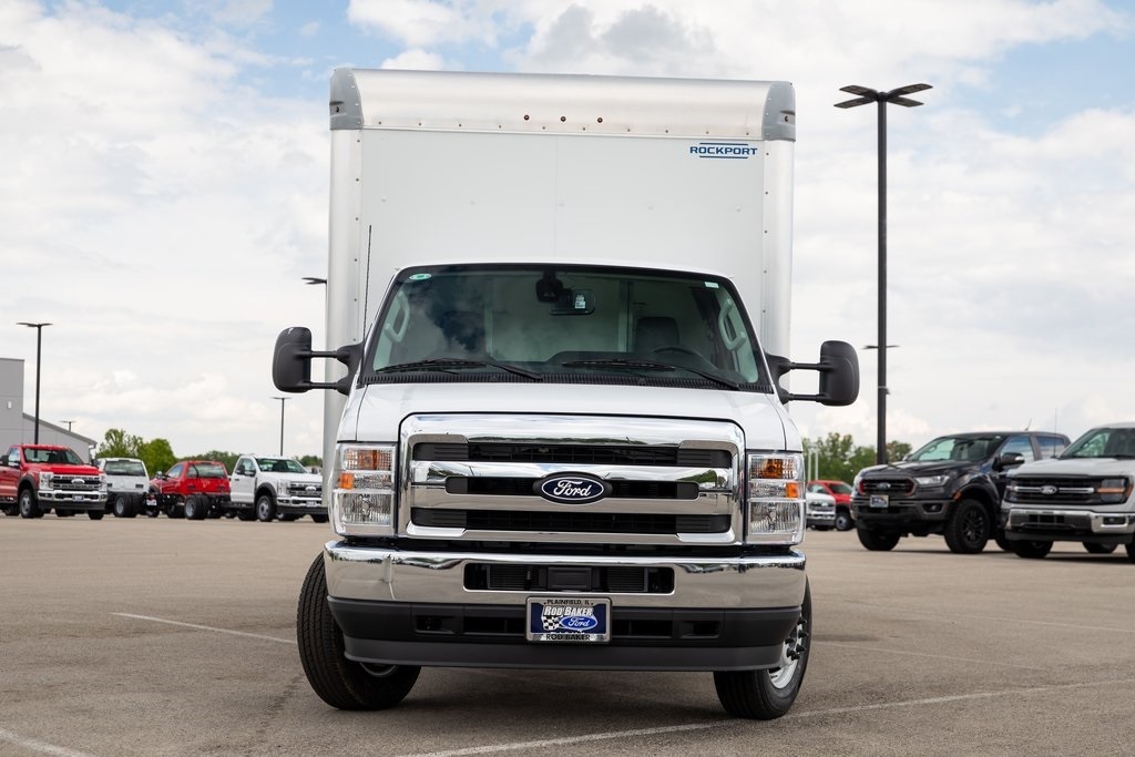 2026 Ford E-450 photo 3