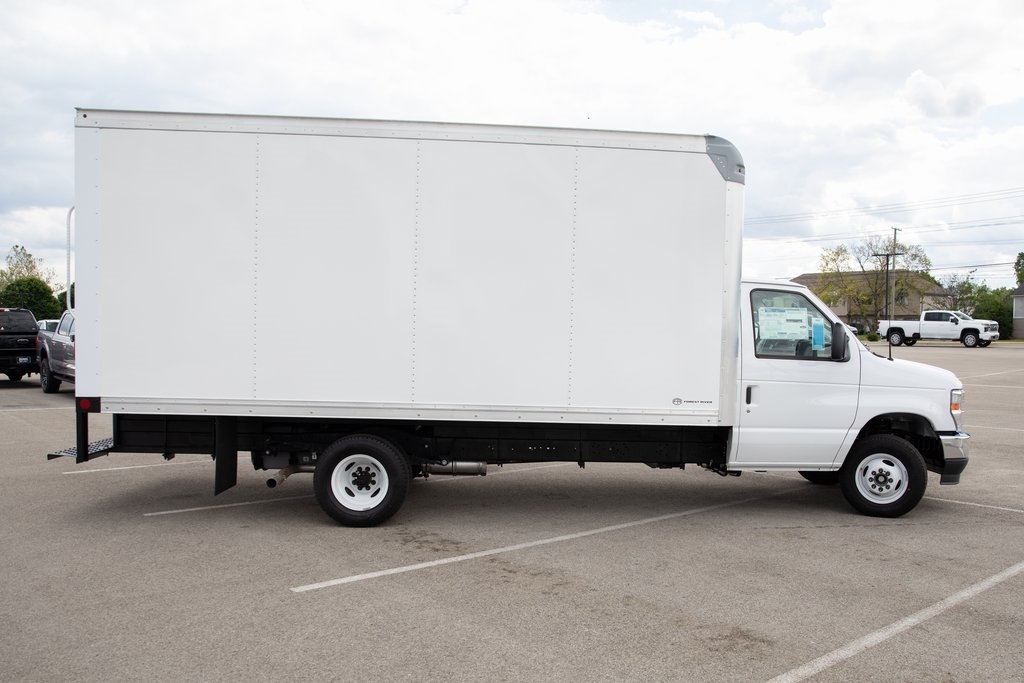 2026 Ford E-450 photo 9