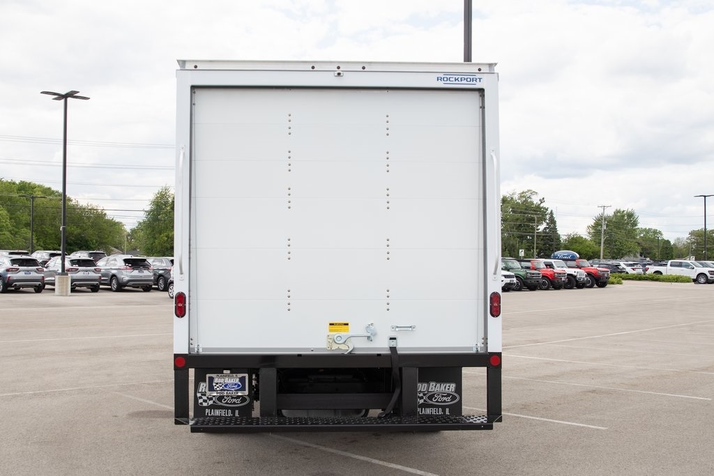 2026 Ford E-450 photo 11