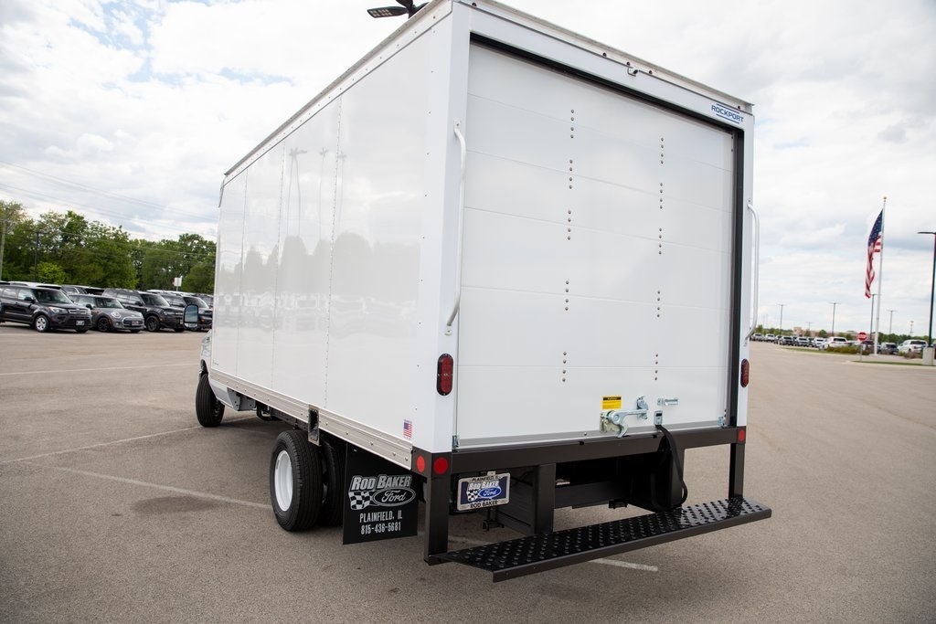 2026 Ford E-450 photo 13