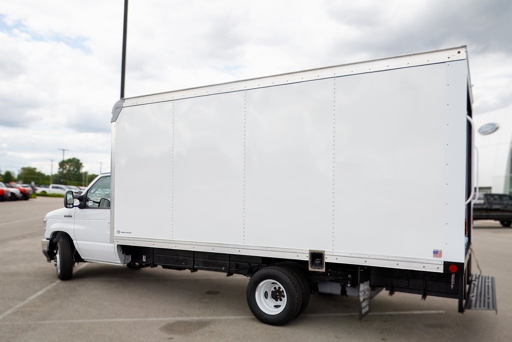 2026 Ford E-450 photo 14