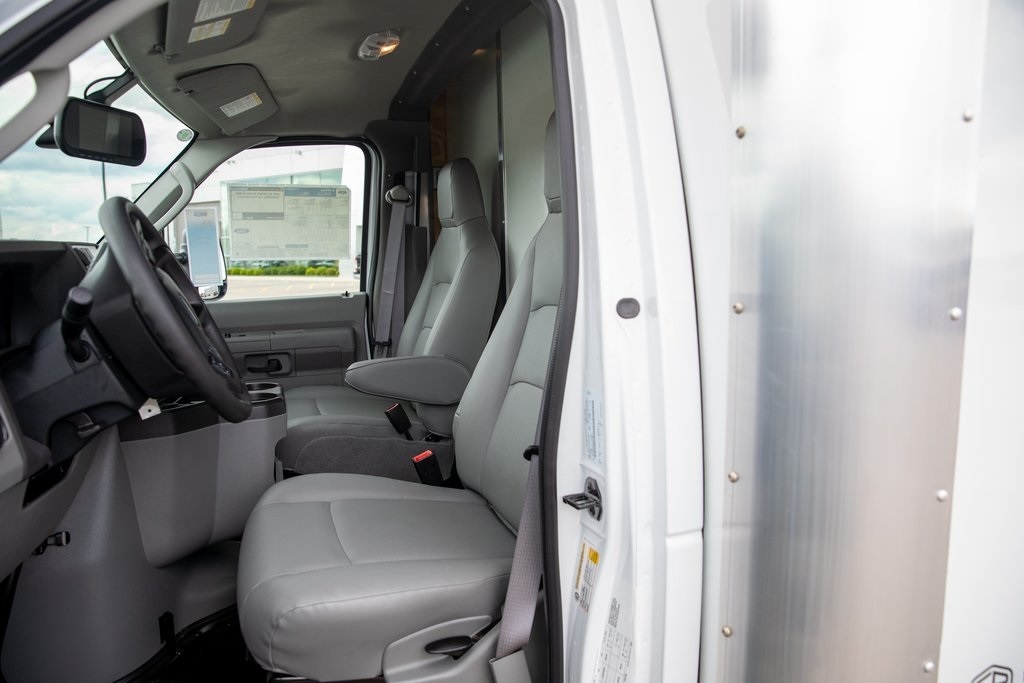 2026 Ford E-450 photo 15