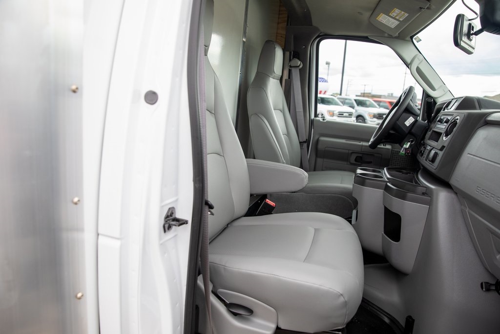 2026 Ford E-450 photo 18
