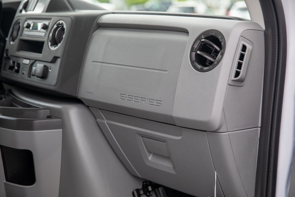 2026 Ford E-450 photo 20