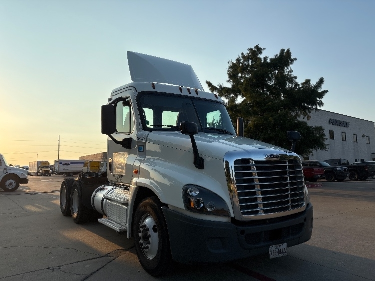 2019 FREIGHTLINER CASCADIA 125 in Lansing, MI