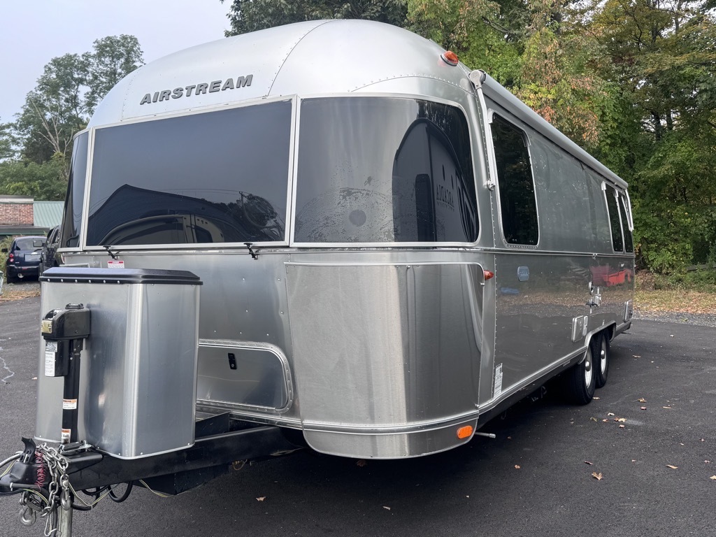 2023 Airstream GLOBETROTTER 27FB in williamsburg MA