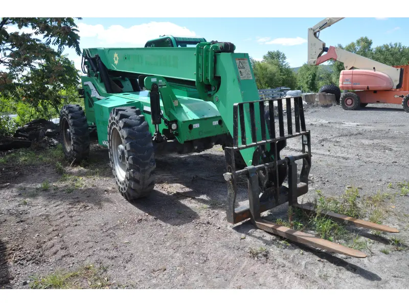 2013 JLG 6042