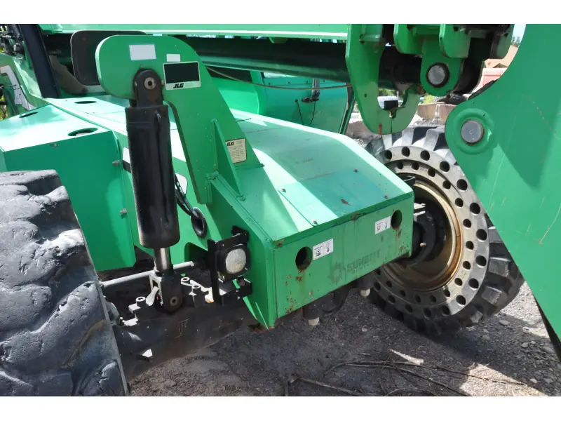 2013 JLG 6042