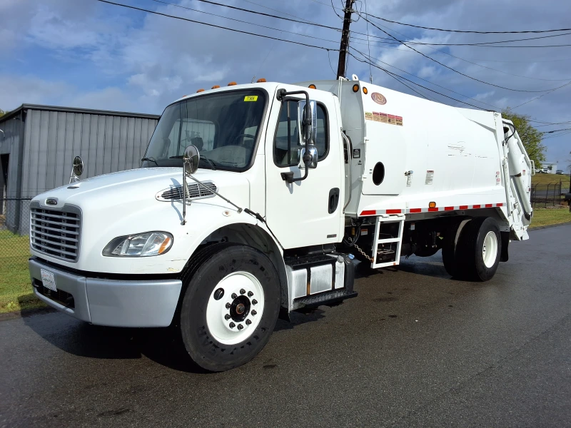 2012 FREIGHTLINER BUSINESS CLASS M2 106