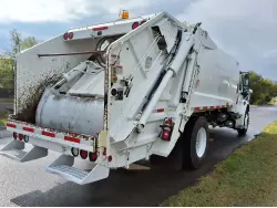 2012 FREIGHTLINER BUSINESS CLASS M2 106