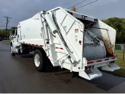 2012 FREIGHTLINER BUSINESS CLASS M2 106