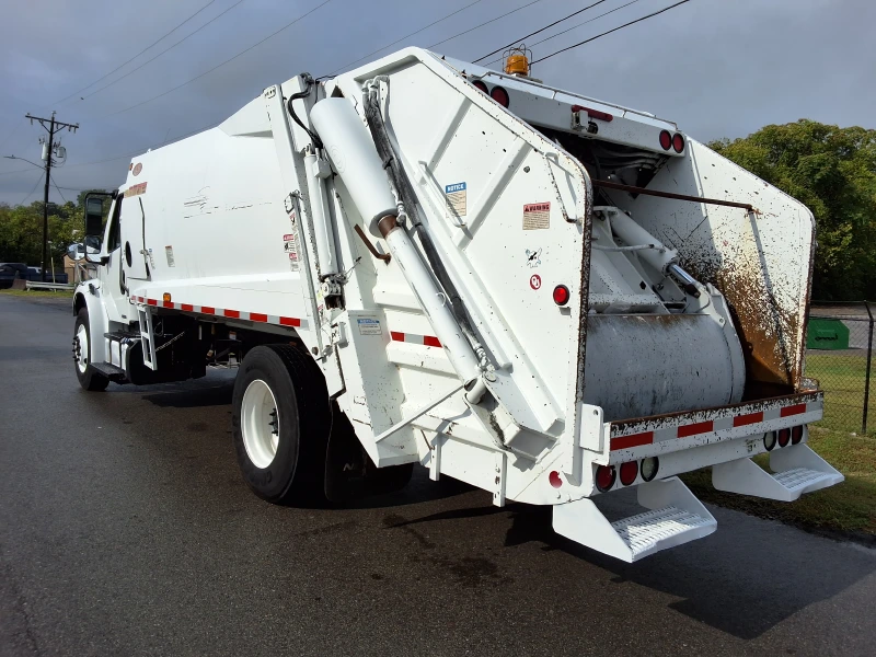 2012 FREIGHTLINER BUSINESS CLASS M2 106