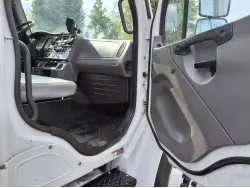 2012 FREIGHTLINER BUSINESS CLASS M2 106