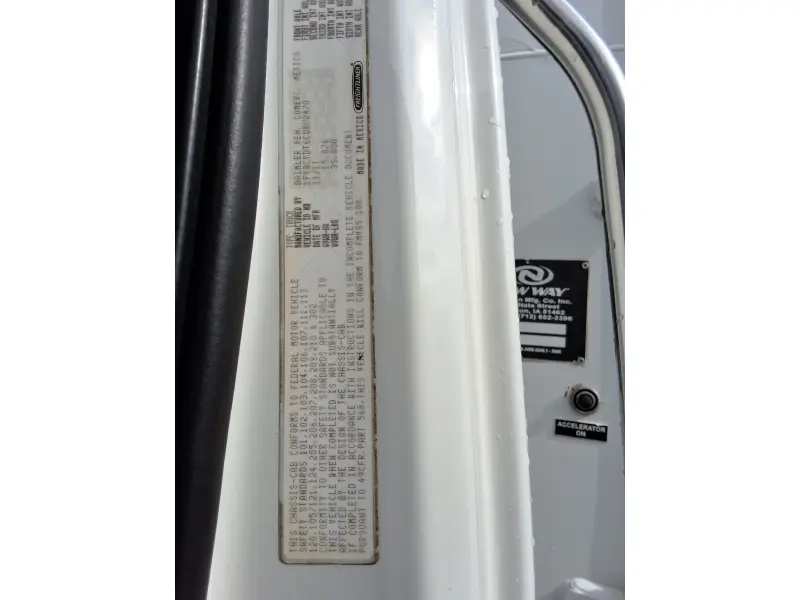 2012 FREIGHTLINER BUSINESS CLASS M2 106