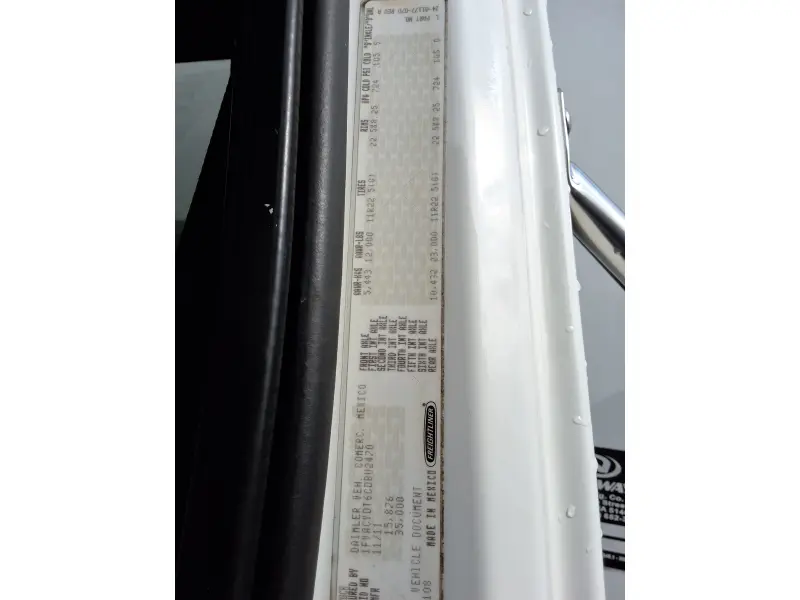2012 FREIGHTLINER BUSINESS CLASS M2 106