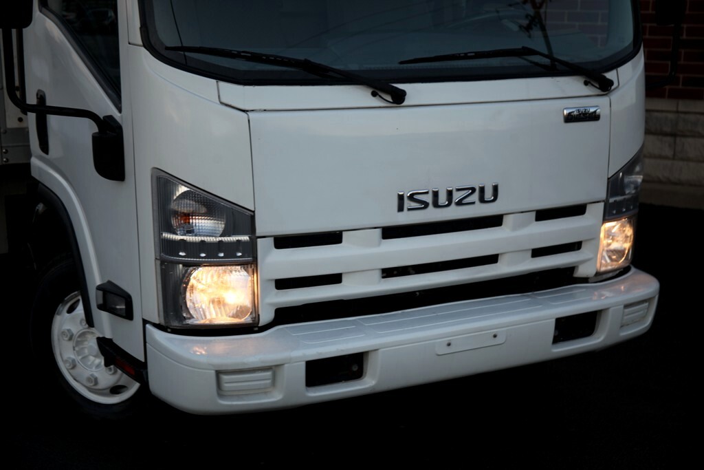 2015 Isuzu NPR photo 4