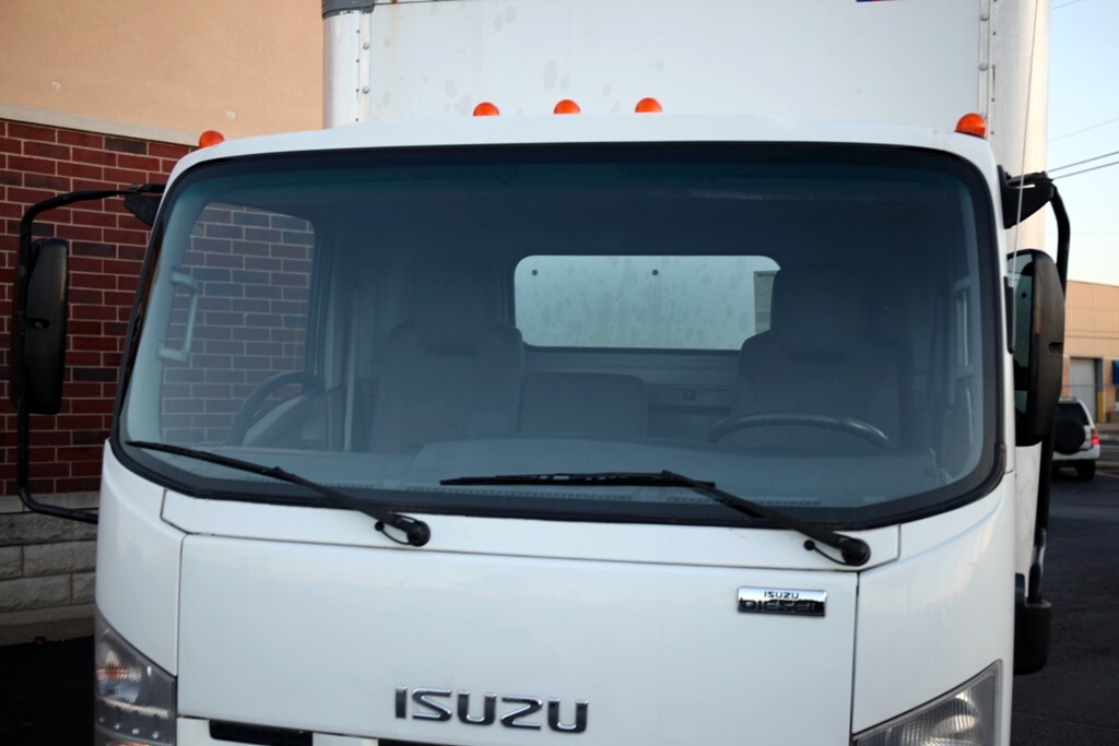 2015 Isuzu NPR photo 15