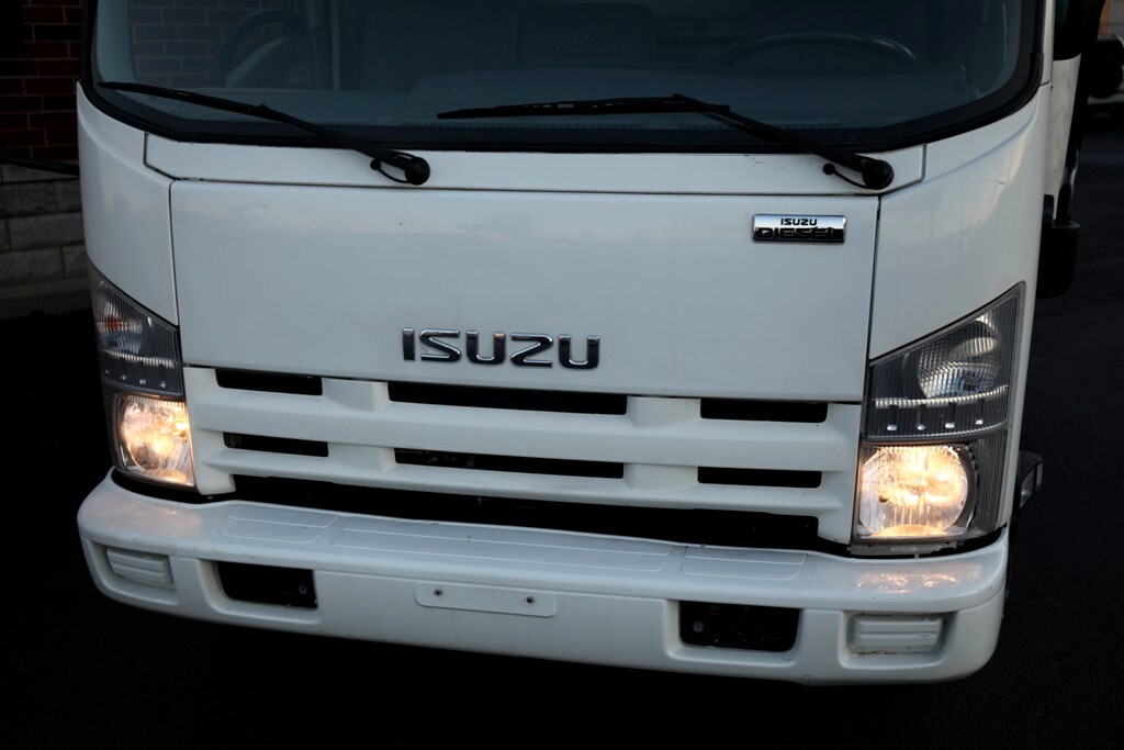 2015 Isuzu NPR photo 14