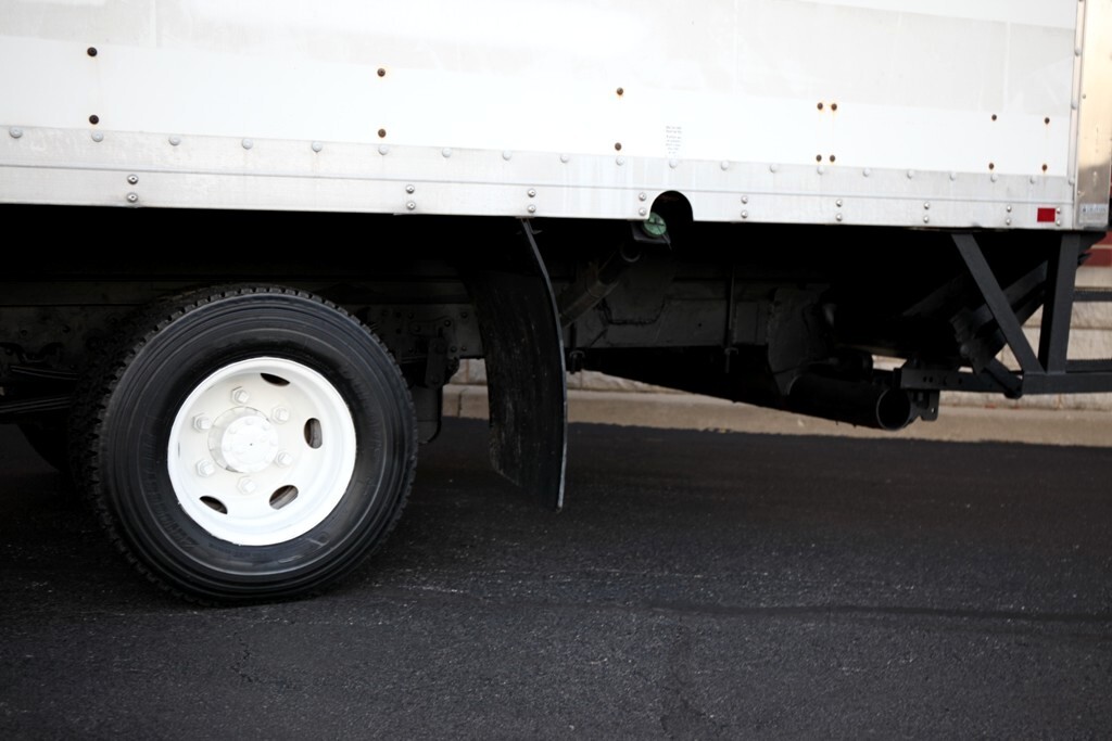 2015 Isuzu NPR photo 17