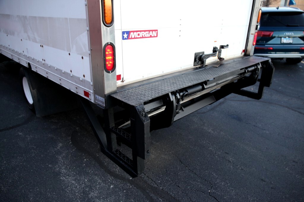 2015 Isuzu NPR photo 21