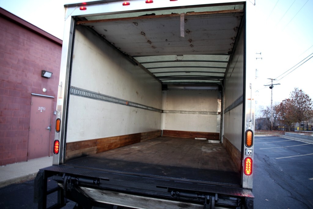 2015 Isuzu NPR photo 23