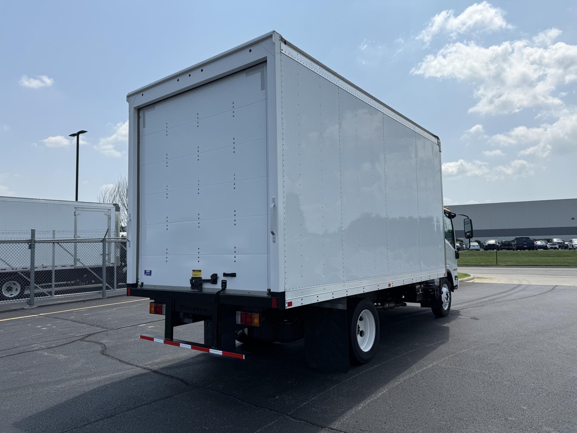 2025 Isuzu NPR photo 6