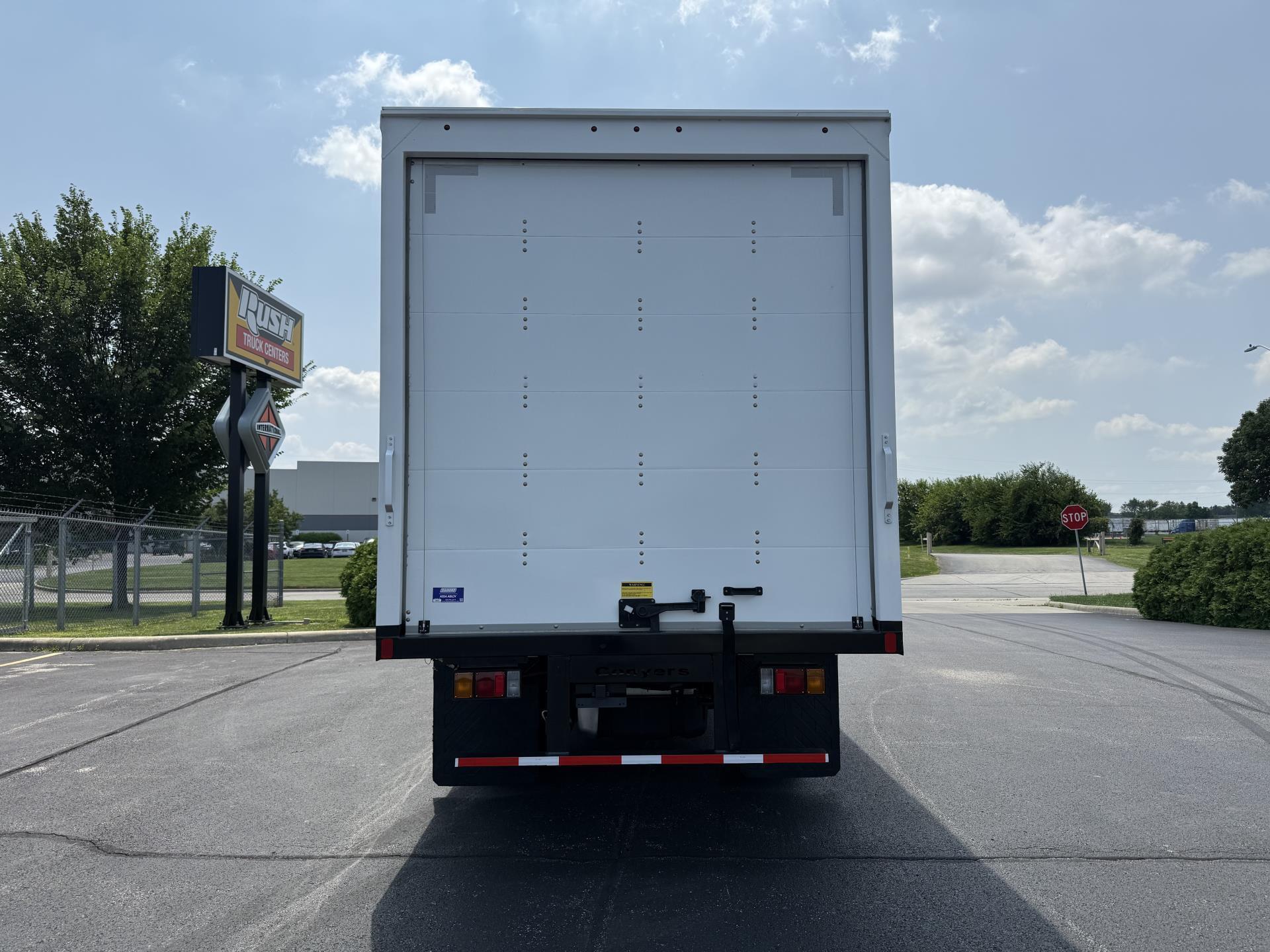 2025 Isuzu NPR photo 7