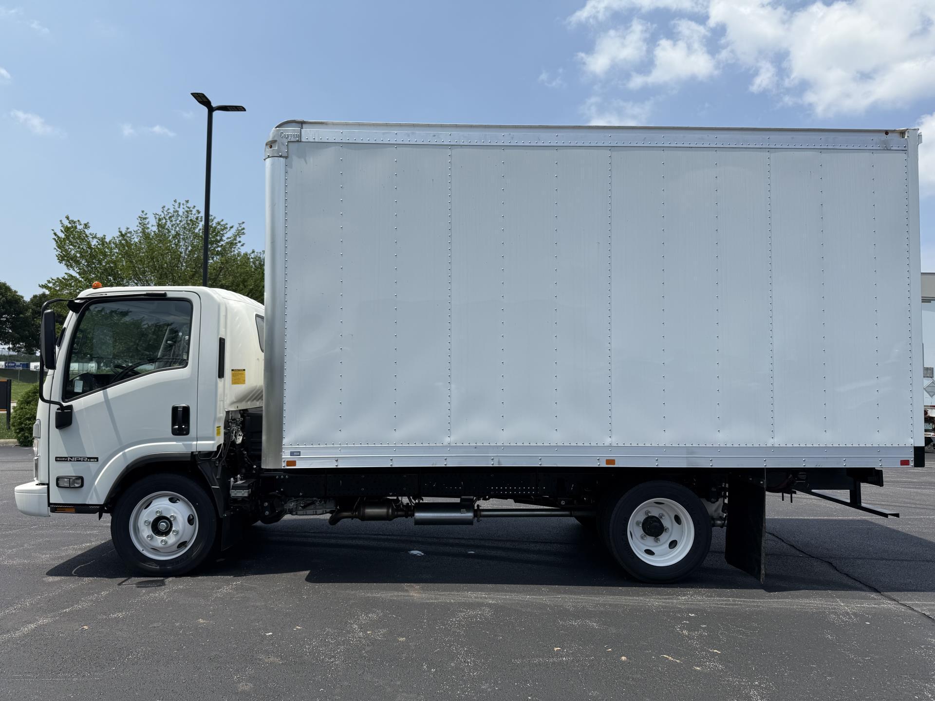 2025 Isuzu NPR photo 11