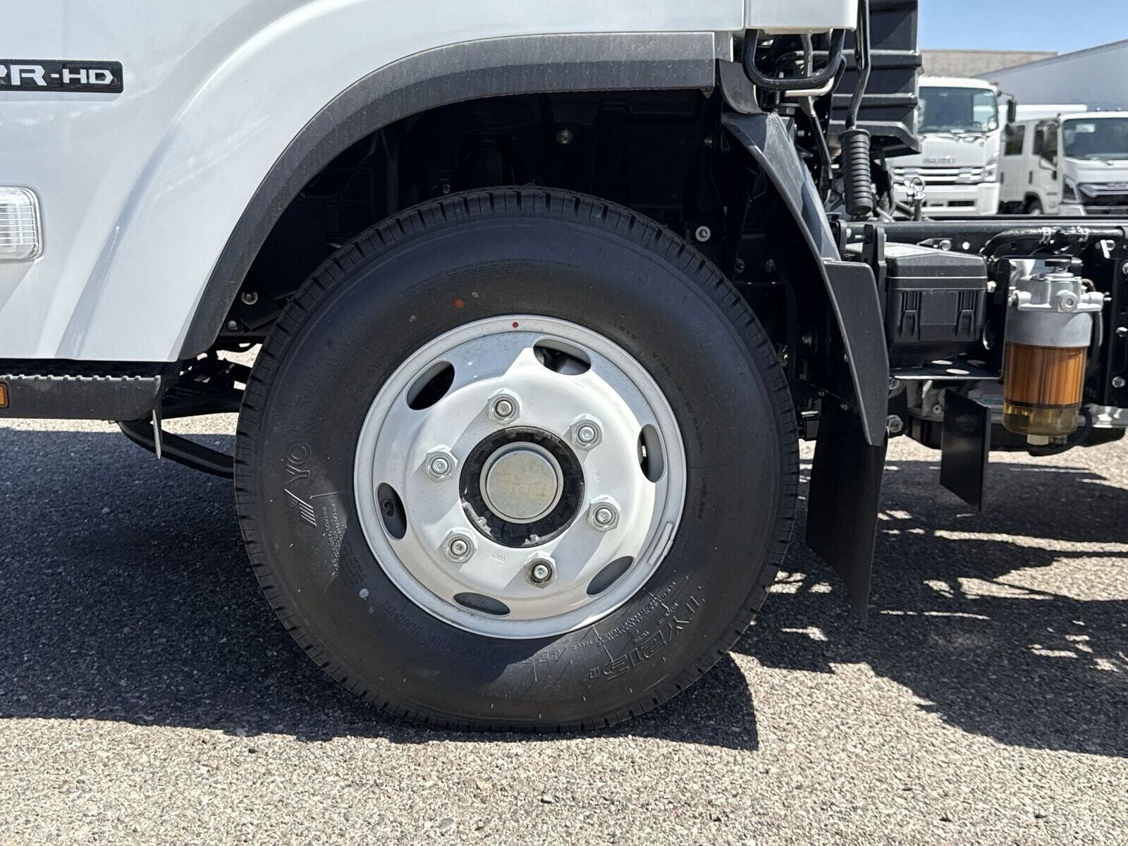 2025 Isuzu NPR photo 12