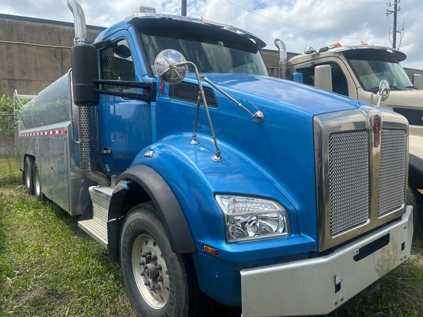 2017 KENWORTH T880 in Knoxville, TN