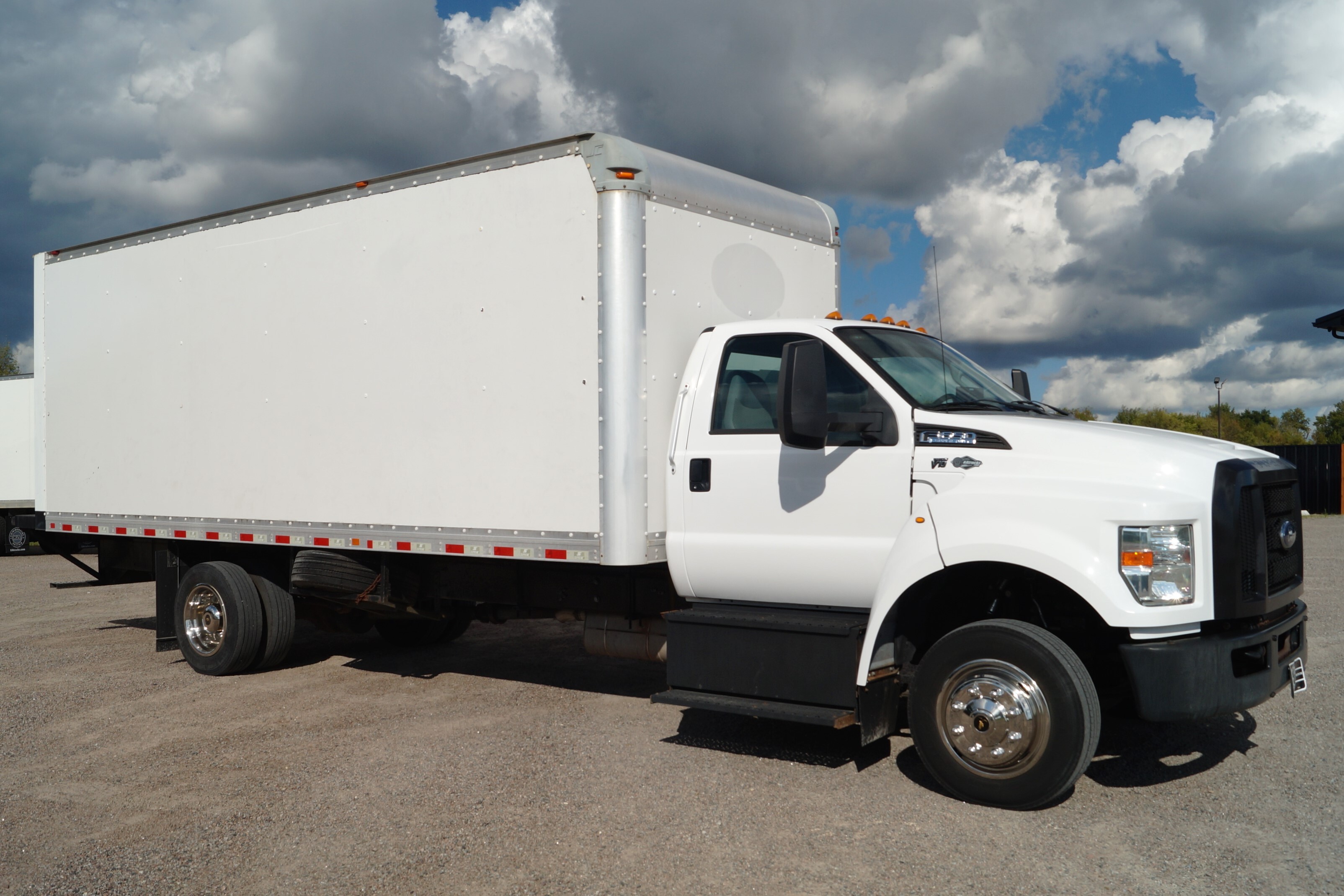 2017 FORD F650 SD GAS STRAIGHT FRAME in Dassel, MN
