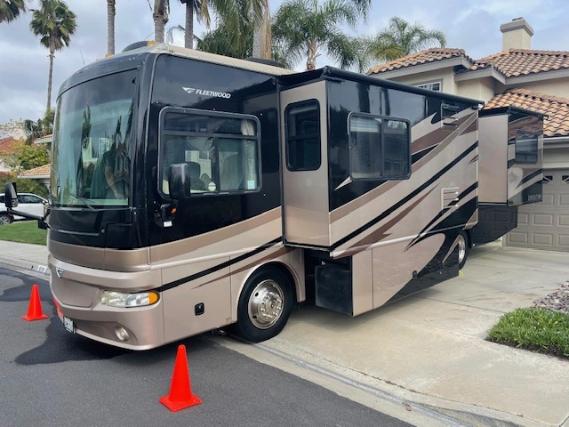 2009 Fleetwood Expedition 34H RV