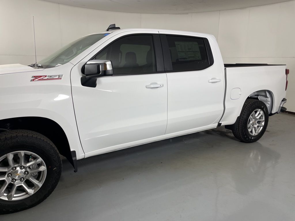 2026 Chevrolet Silverado 1500 LT1 photo 6