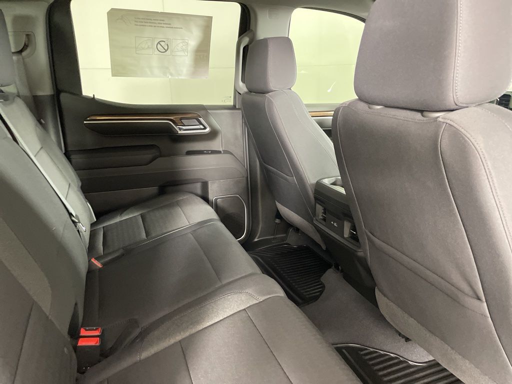 2026 Chevrolet Silverado 1500 LT1 photo 17