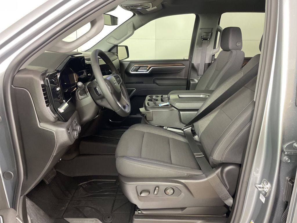 2026 Chevrolet Silverado 1500 RST photo 18