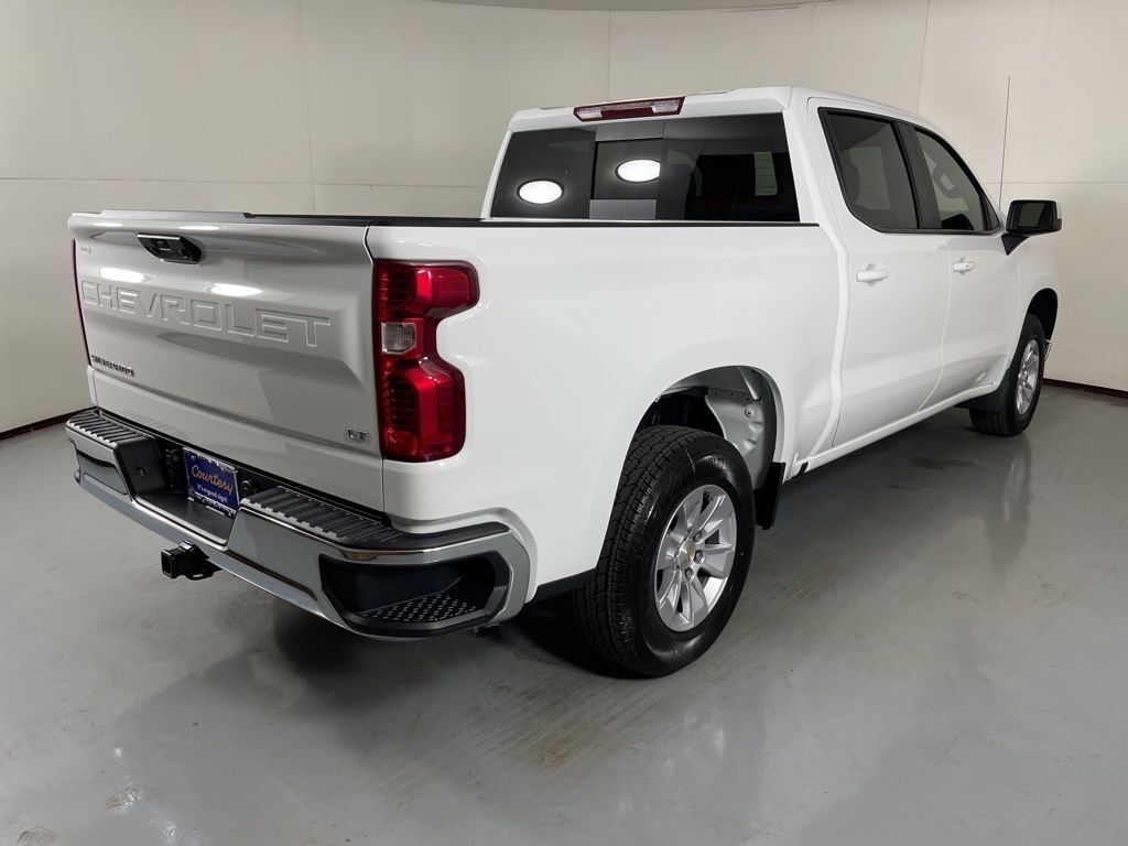 2026 Chevrolet Silverado 1500 LT photo 2