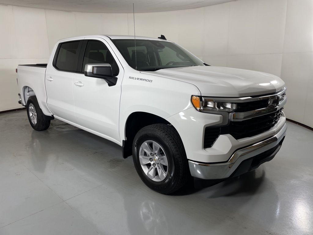 2026 Chevrolet Silverado 1500 LT photo 3