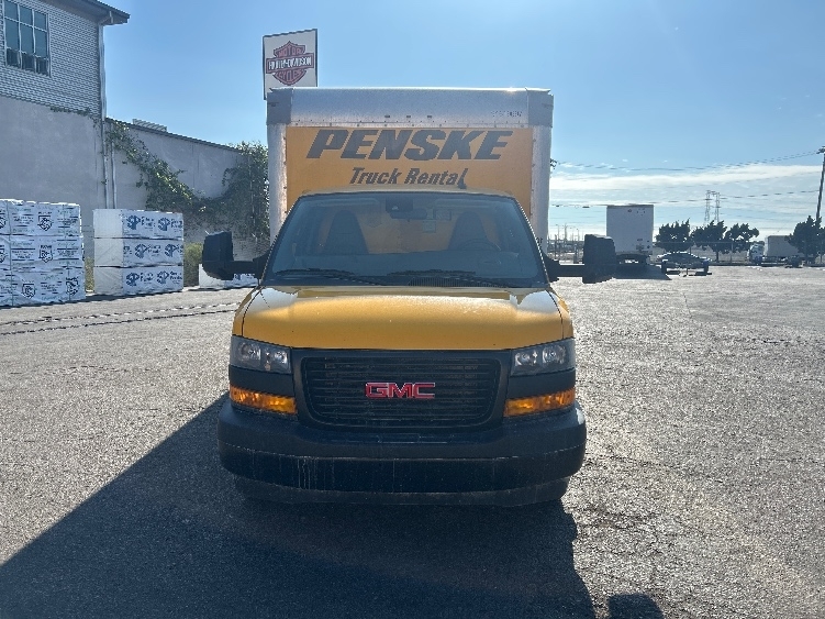 2021 Gmc Savana 3500 Cutaway photo 2
