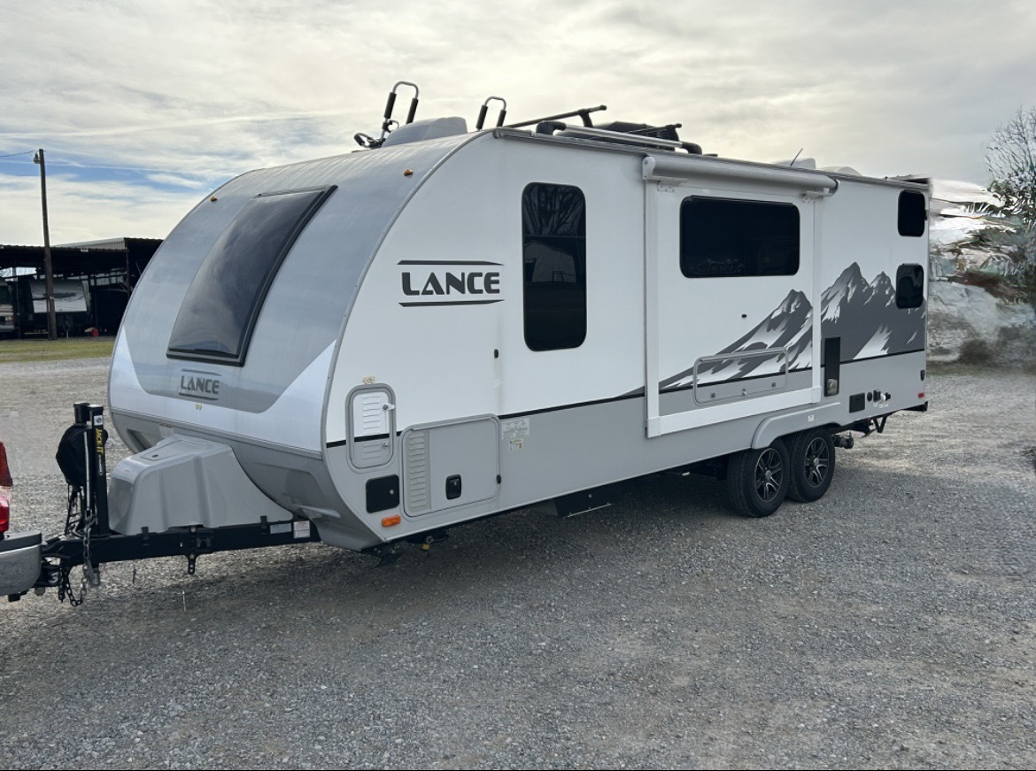 2021 Lance 2185 TRAVEL TRAILER in georgetown IN