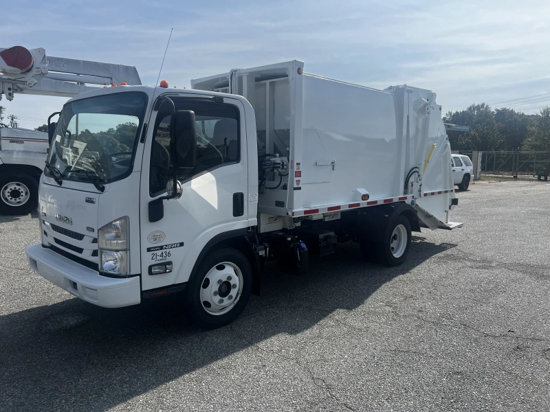 2021 ISUZU NRR