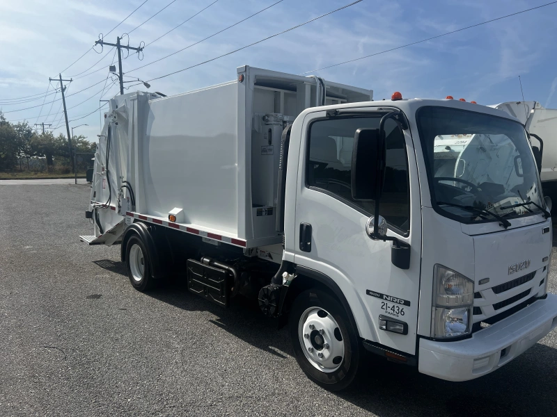 2021 ISUZU NRR