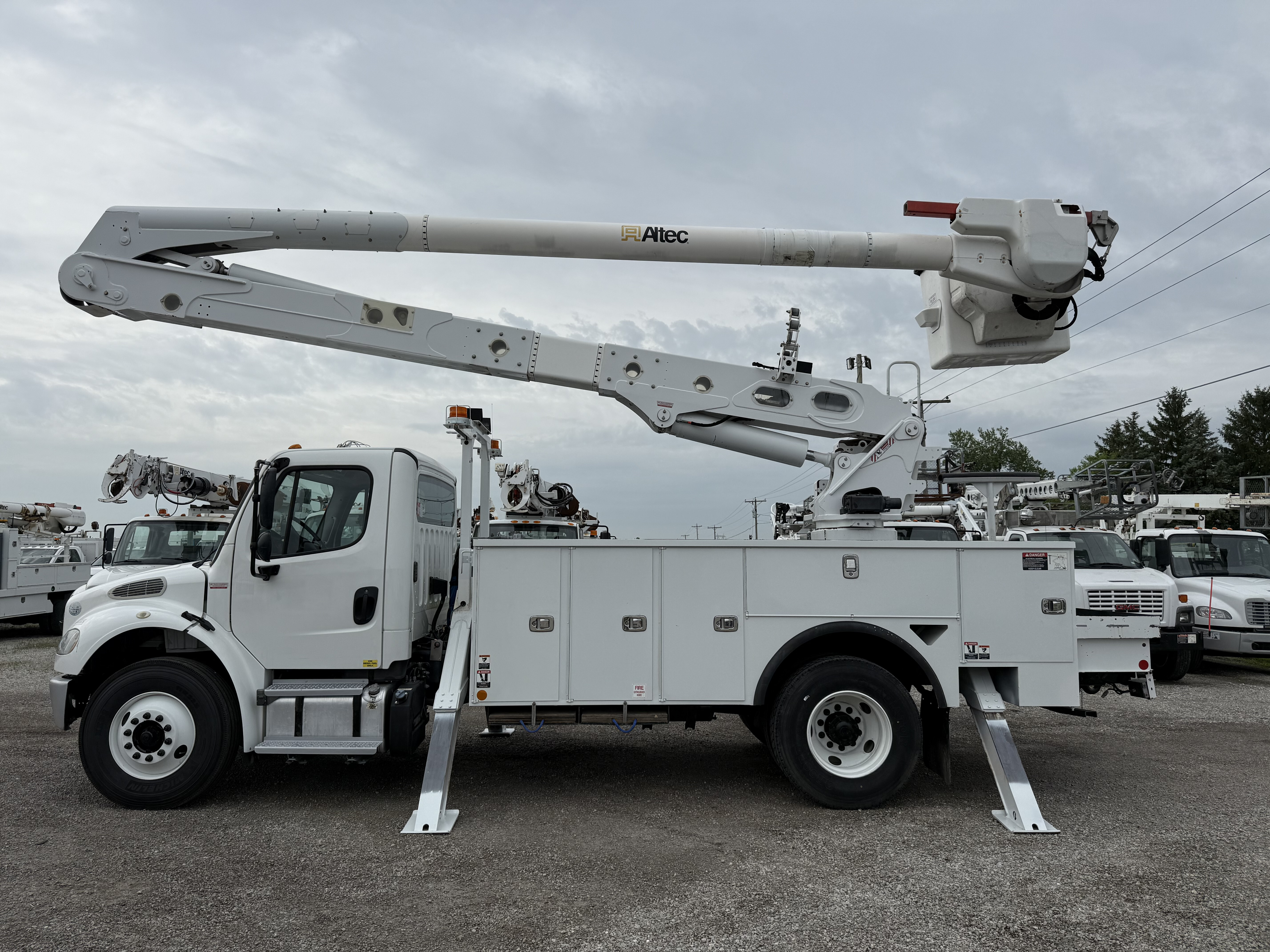 2018 FREIGHTLINER BUSINESS CLASS M2 106 in Craigville, IN