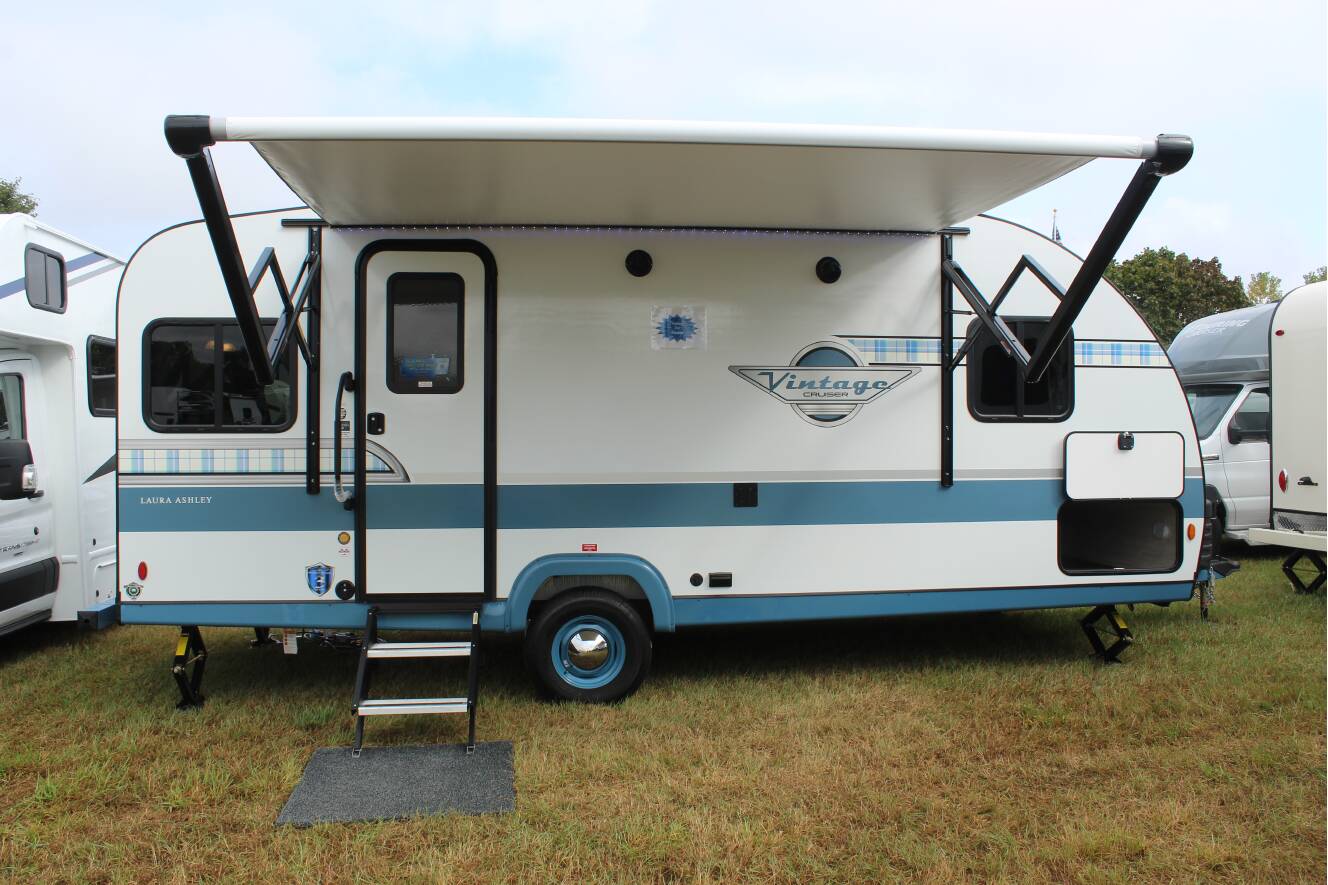 New 2026 Gulf Stream Laura Ashley Edition Vintage Cruiser 19ERD 