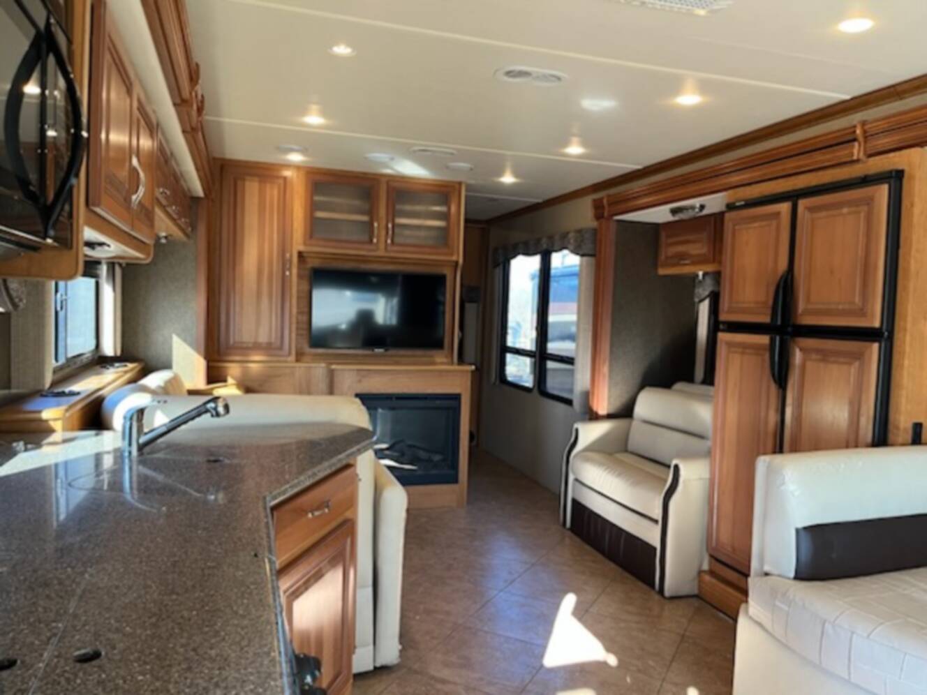 A photo of this 2015 Holiday Rambler VACATIONER