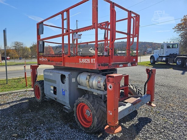 2014 SKYJACK SJ6826RT in Duncansville, PA