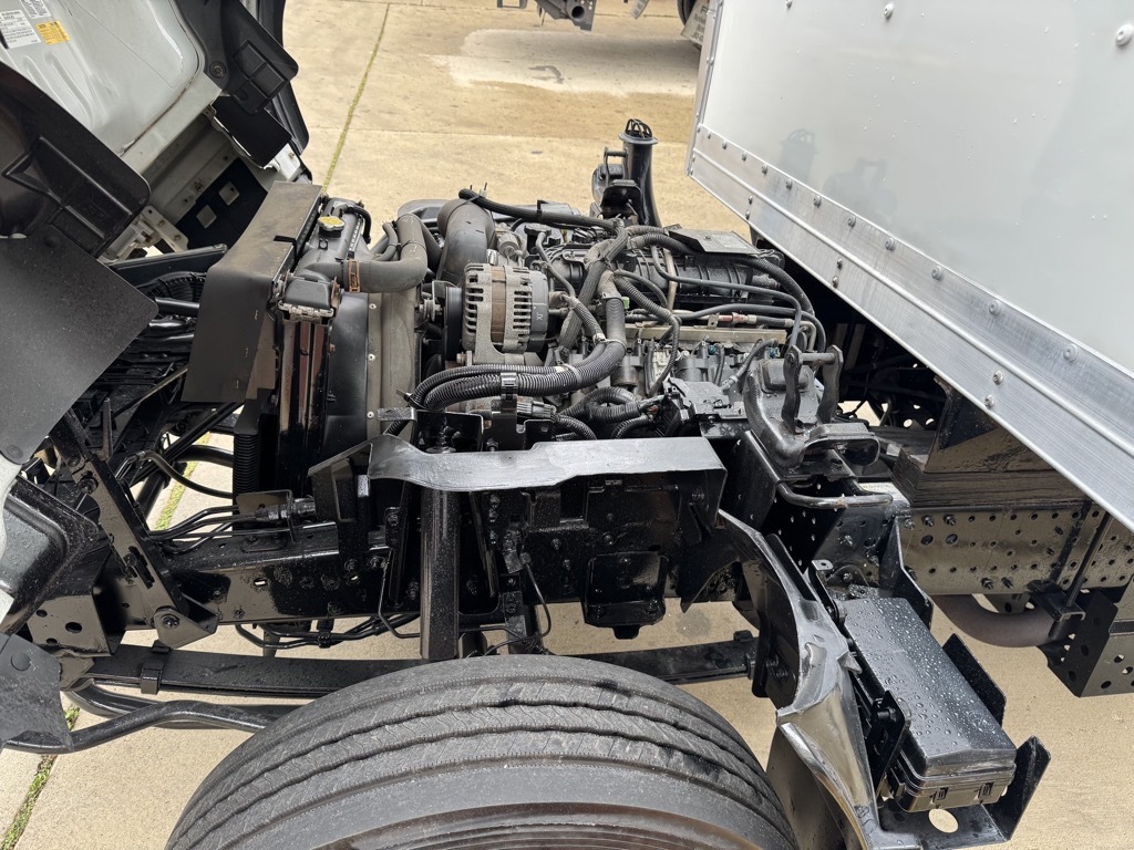 2020 Isuzu NPR photo 7