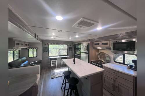 2020 Coachmen FREEDOM EXPRESS 323BHDS in belton TX