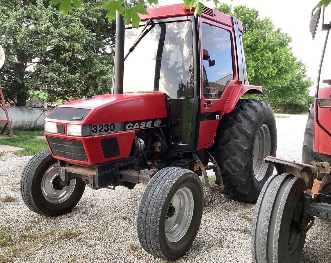1996 CASE IH 3230 in Hutchinson, KS