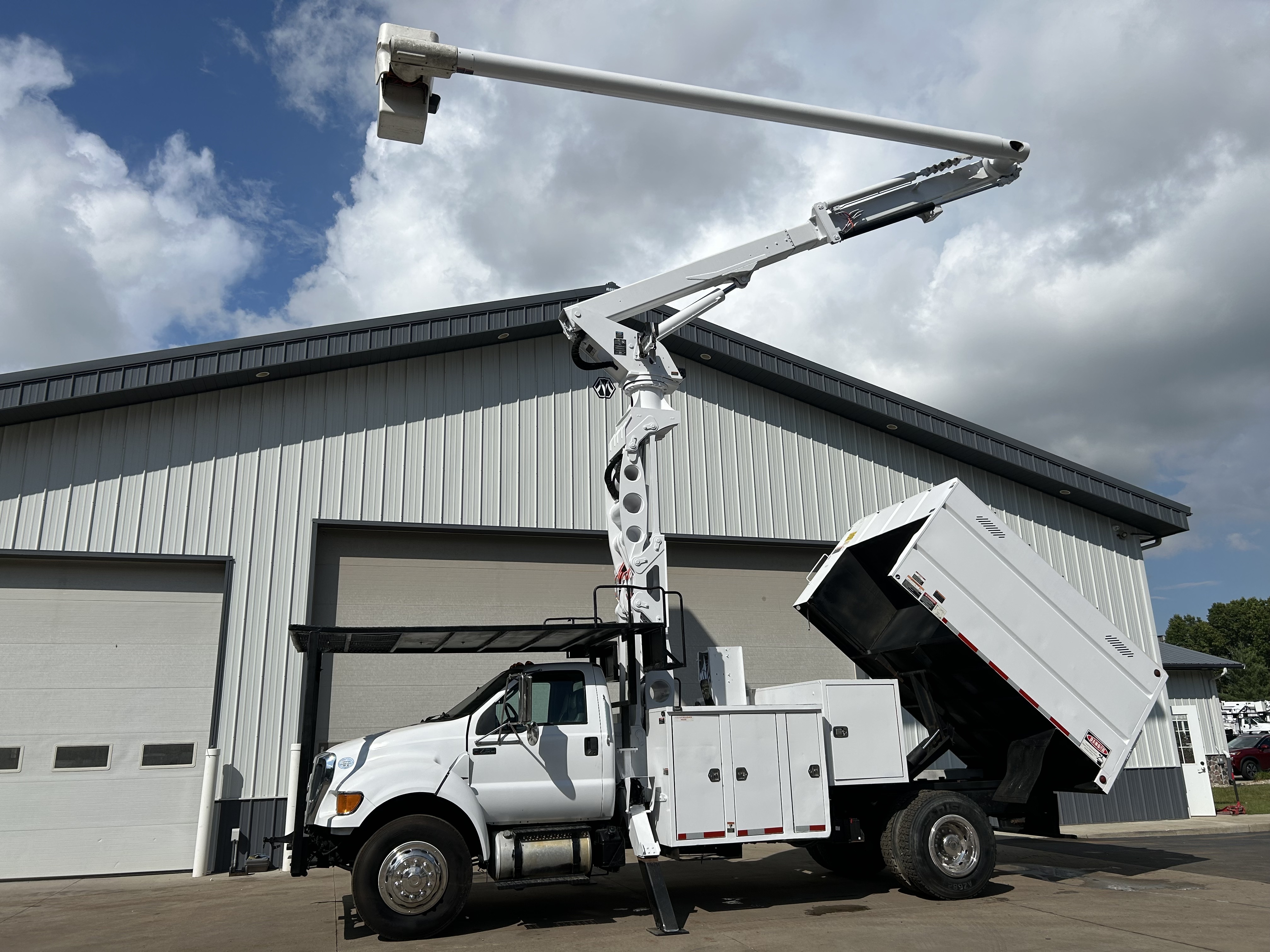 2015 FORD F750 in Battle Creek, MI